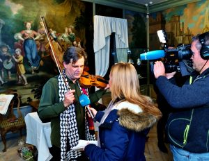 Talking to NRK News abou the Ole Bull Bow 28 11 16 
